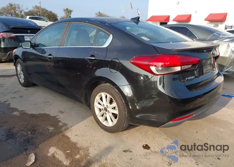2017 Kia Forte S z USA, uszkodzony, nr VIN 3KPFL4A74HE034854